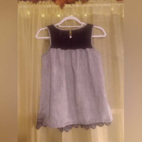 Liz Lange Maternity Size S Sleeveless Embroidered Top - Picture 2 of 4